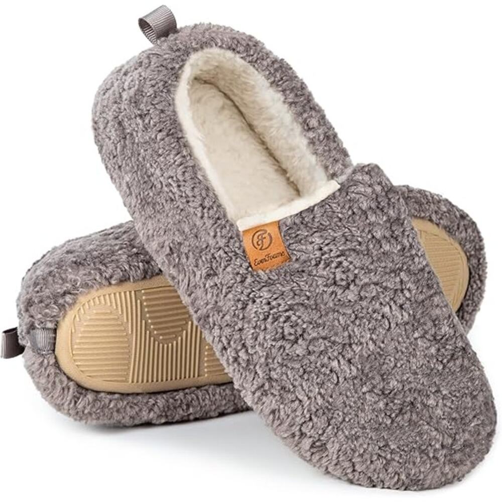 NWT New EverFoams Womens 8.5 Gray Slippers Soft Memory Foam House Shoes